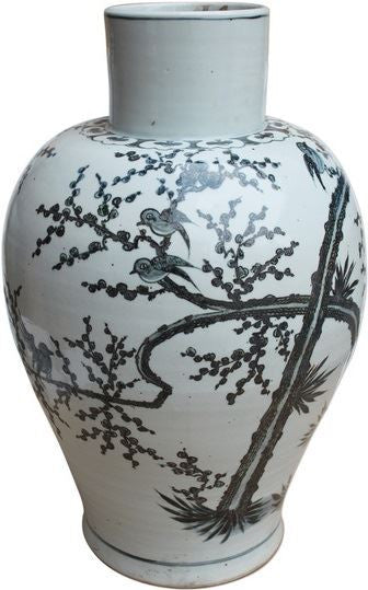 B&W Yuan Dynasty Kwanyin Vase Magpie On Treetop
